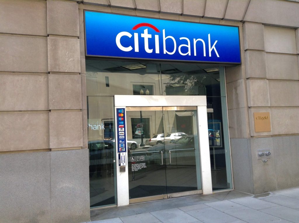 bancos que aceitam dinheiro de outros bancos em seus caixas eletrônicos